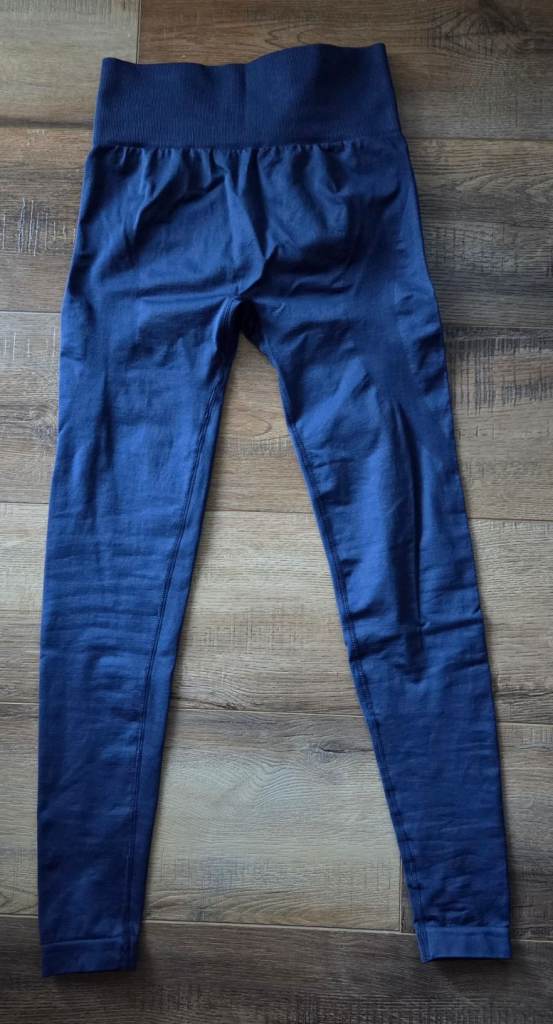 Single piece solid colour high waist trouser 