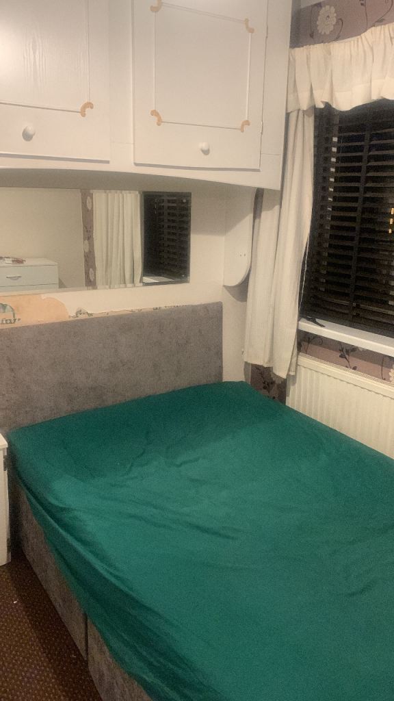 Single room to rent in shared house 