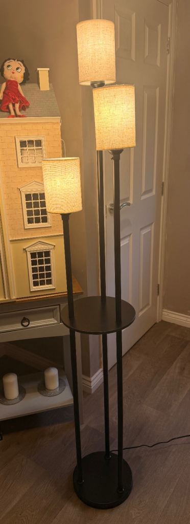 3 Light with 2 shelves Lamp