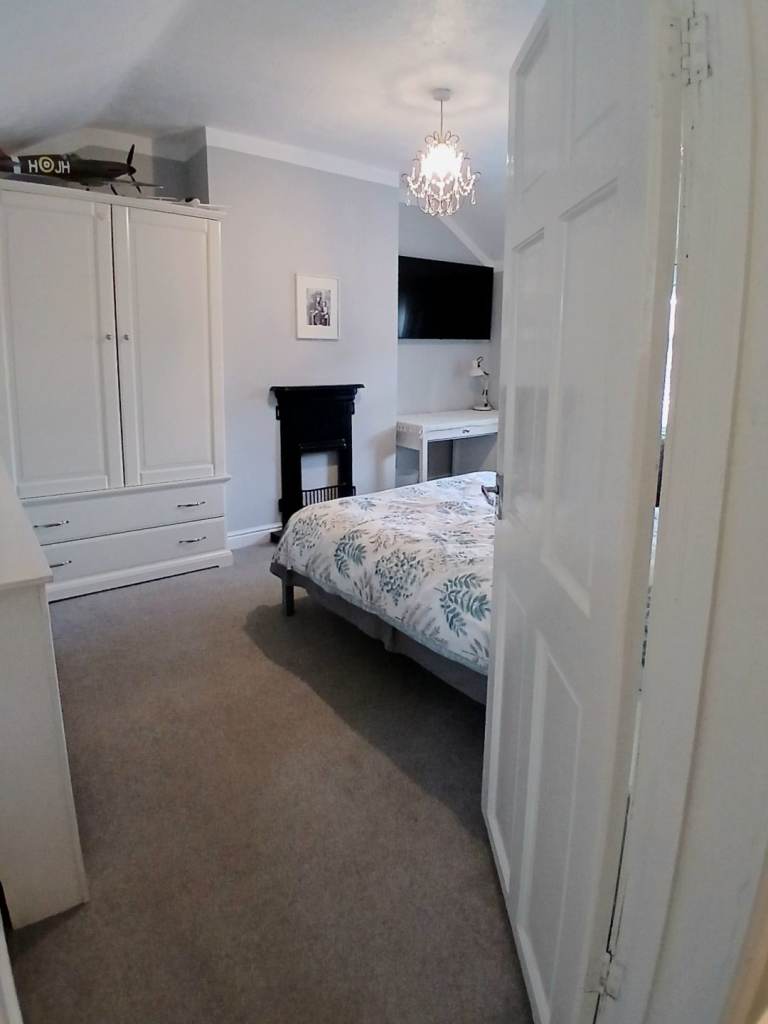 image for Lovely 2 doubles bedrooms 