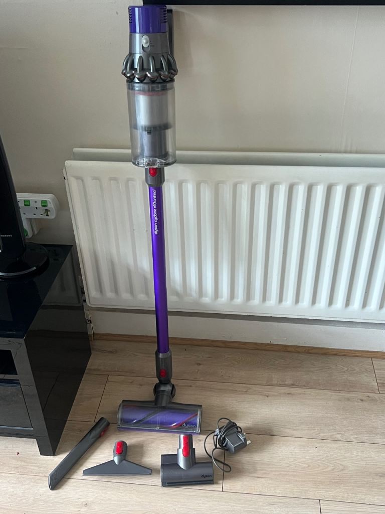 Dyson V10 Animal/Multi Floor Cordless Vacuum Cleaner Good Working 
