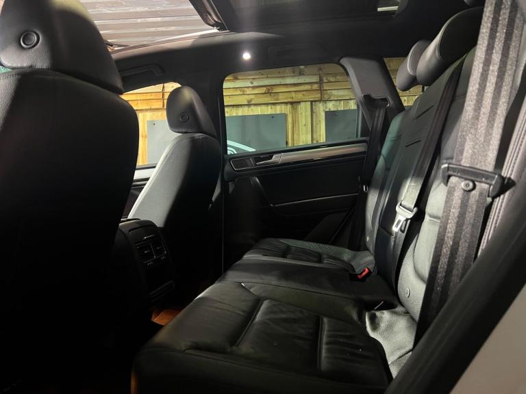 2017 Volkswagen Touareg 3.0 TDI V6 BlueMotion Tech R-Line Tiptronic 4WD Euro 6 (s/s) 5dr ESTATE D...