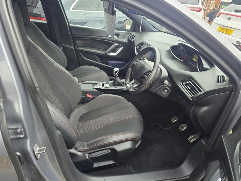 2016 Peugeot 3008 1.6 BlueHDi 120 Allure 5dr HATCHBACK Diesel Manual