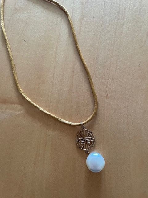 Chinese pearl pendant