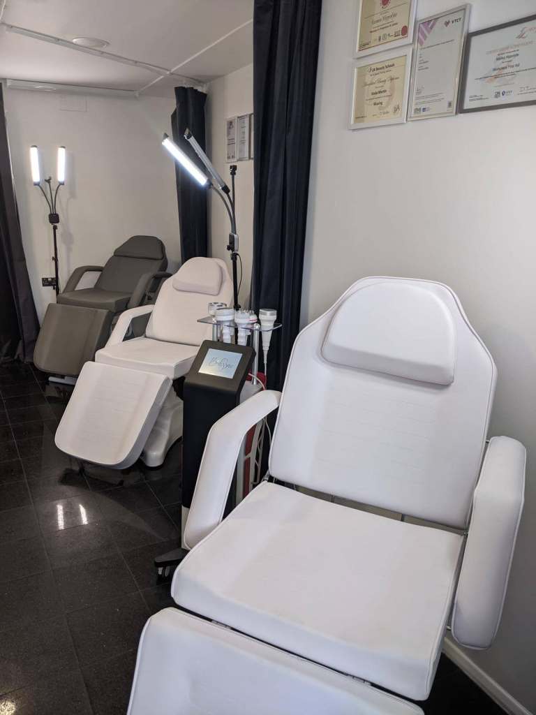 ✨ BEAUTY BED TO RENT – MILL HILL BROADWAY ✨