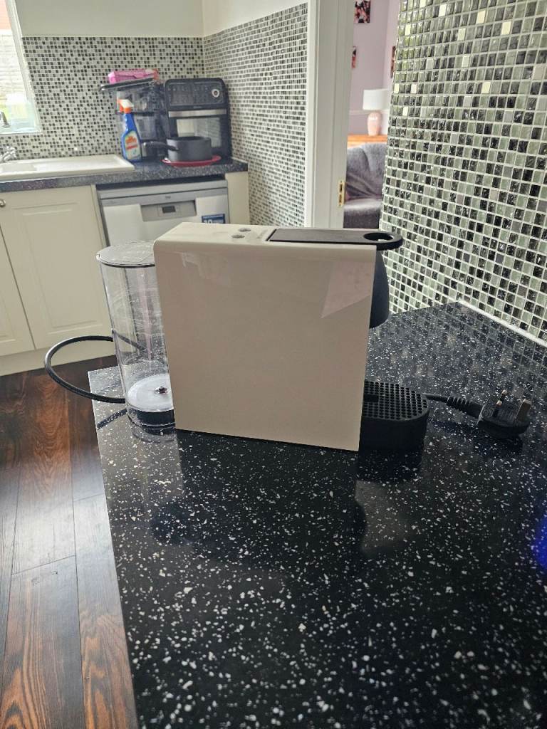 KRUPS Nespresso Coffee Machine – White, Good Condition