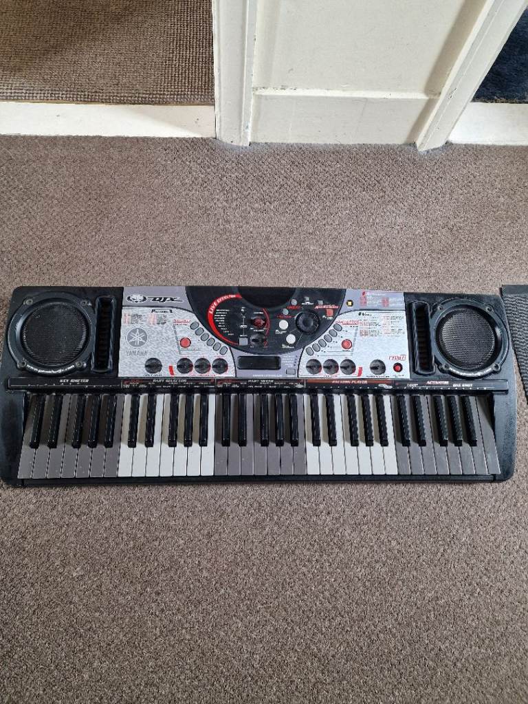 Yamaha DjX 2 keyboard/sampler