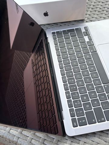 Apple MacBook Air M1 (2020) 13” | 8GB RAM | 256GB SSD | Space Grey