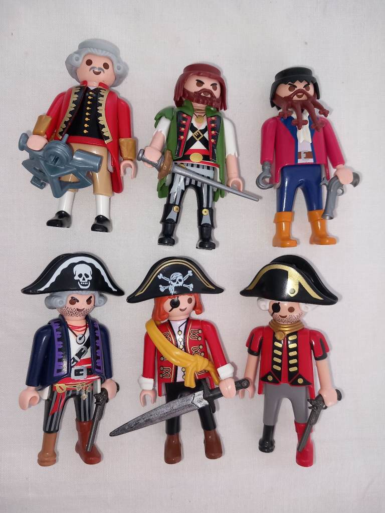 PLAYMOBIL  PIRATES VINTAGE GROUP OF SIX