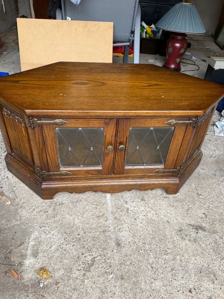 “OLD CHARM” CORNER UNIT AND TV STAND