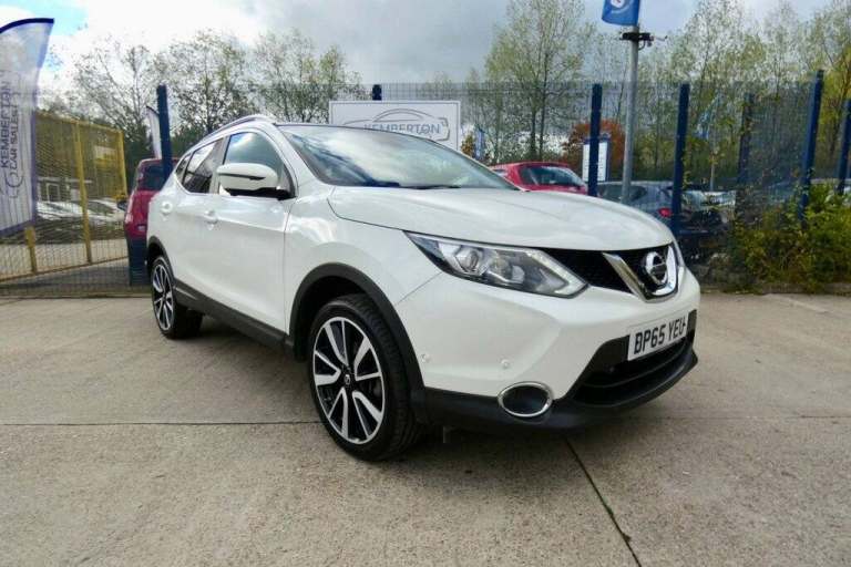 2015 Nissan Qashqai 1.5 dCi Tekna SUV 5dr Diesel Manual 2WD Euro 6 (s/s) (110 ps) HATCHBACK Diese...