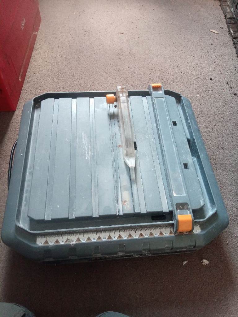 Electric tile cutter wet saw