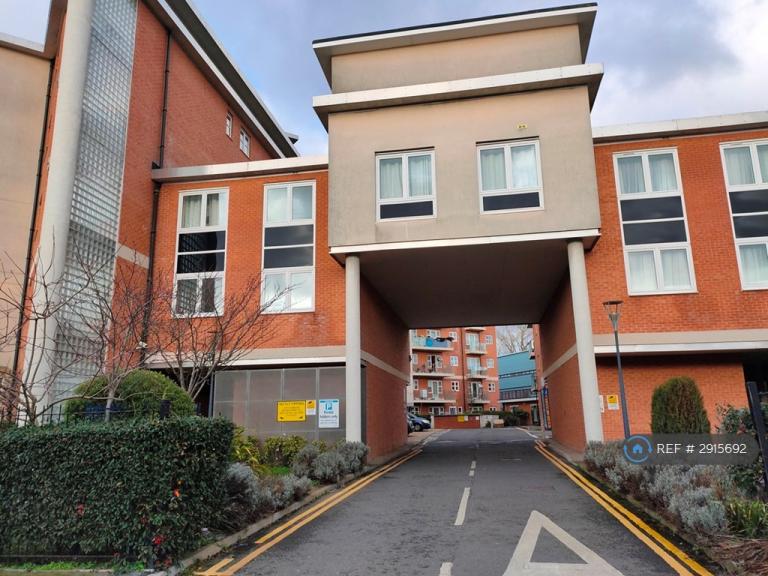 1 bedroom flat in Stanley Road, Harrow, HA2 (1 bed) (#2915692)