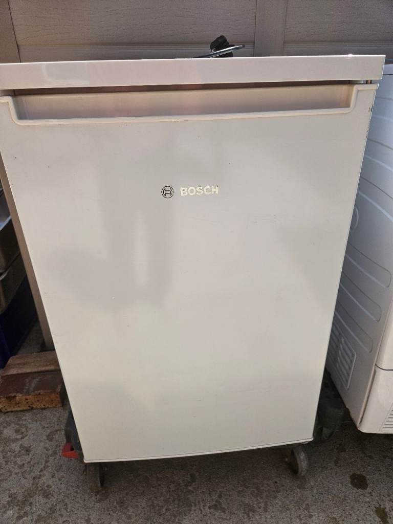 Bosch Small Fridge for Sale – Good Working Order 