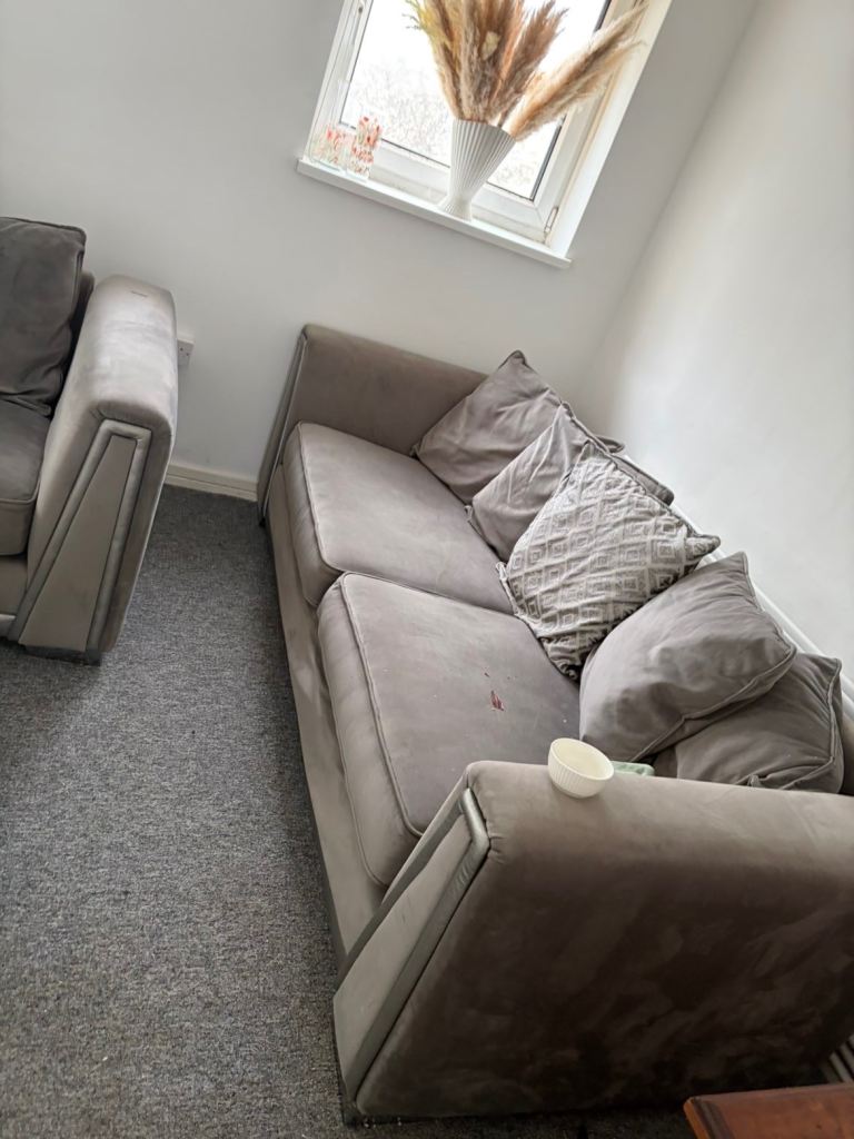 Comfortable Grey Fabric Sofa – Good Condition