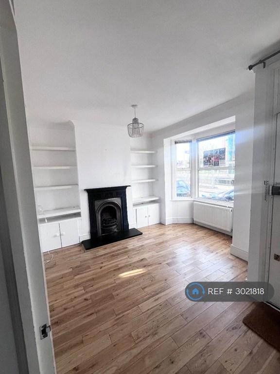 3 bedroom house in Grove Road, Mitcham, CR4 (3 bed) (#3021818)