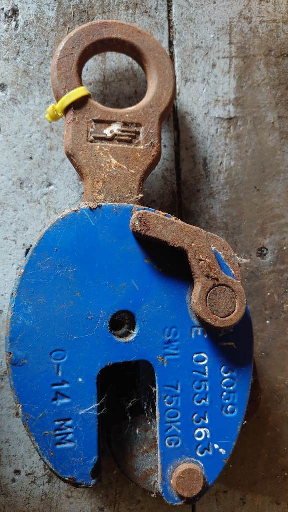 Plate lifter