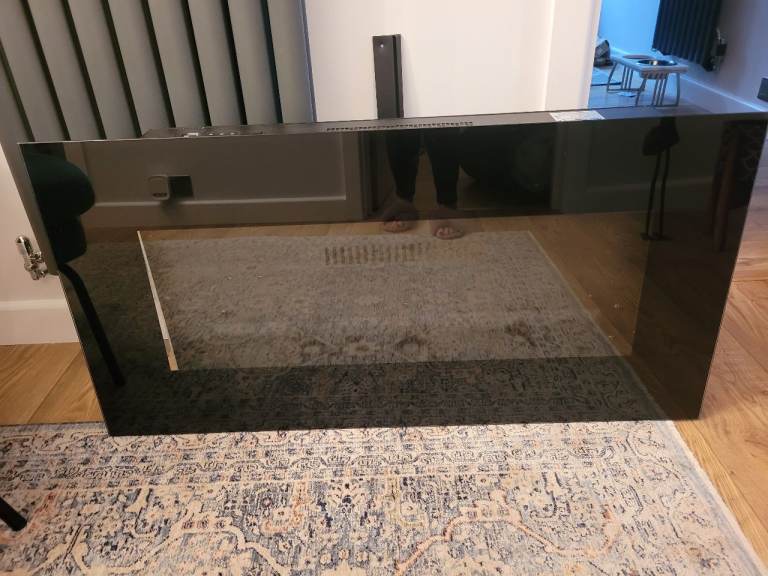 Wall hung electric fire