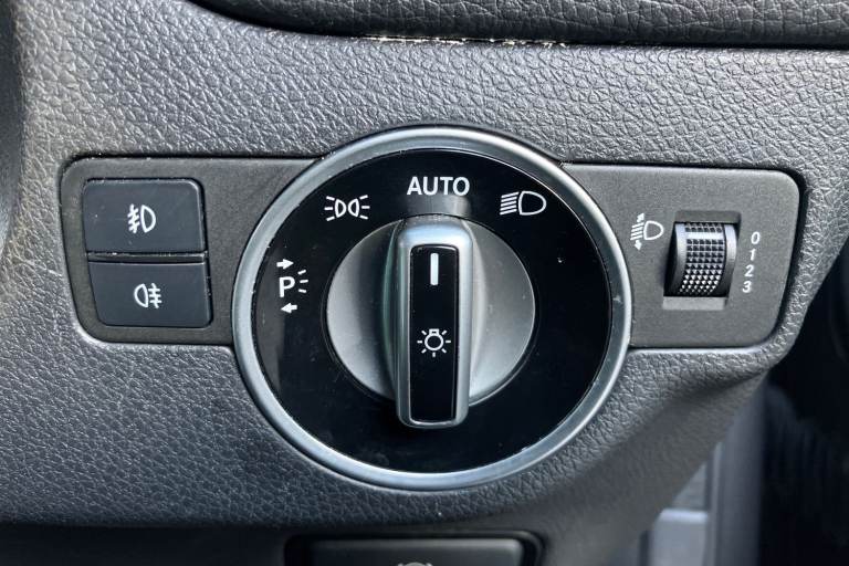 2017 Mercedes-Benz GLA GLA 200d SE 5dr Auto Estate DIESEL Automatic