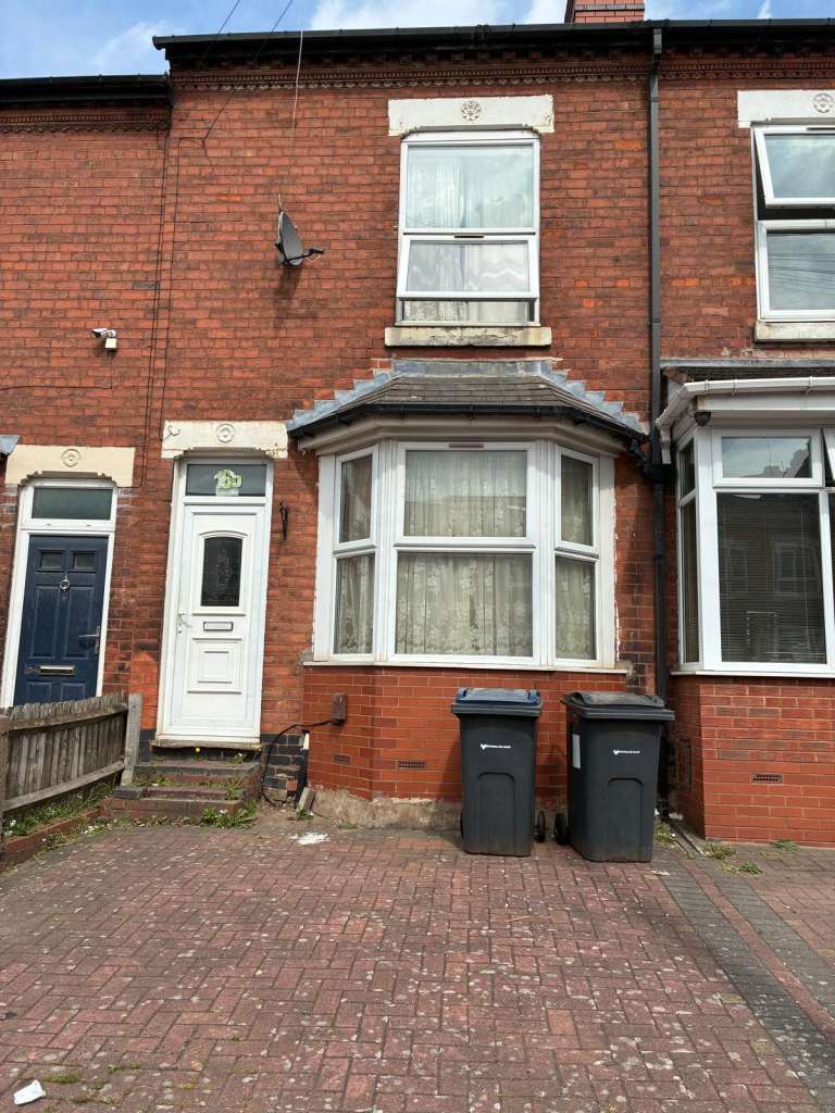 STRUGGLING WITH HOMELESSNESS IN MANCHESTER? MOVE TO BIRMINGHAM – WE CAN HELP