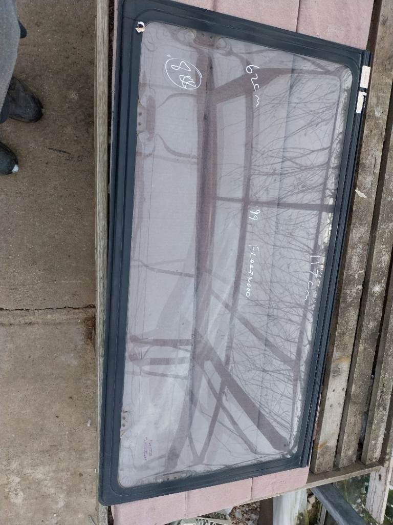 99 Fleetwood caravan side window 