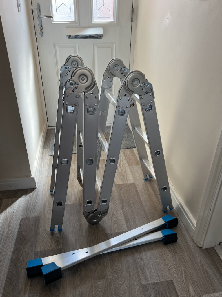 Mac Allister 3-way 3.3m Aluminium Ladder – Excellent Condition