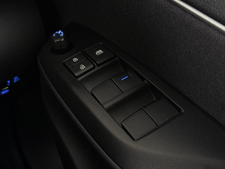 2023 Toyota Yaris Cross 1.5 VVT-h Design E-CVT Euro 6 (s/s) 5dr HATCHBACK Petrol/Electric Hybrid ...