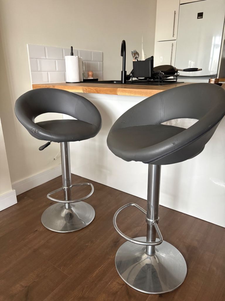Pair of barstools