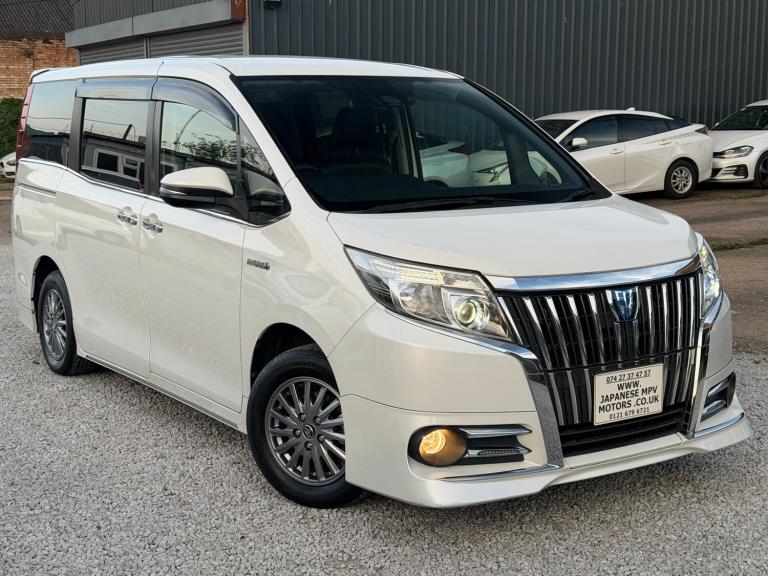2016 Toyota Voxy 1.8L ESQUIRE PETROL HYBRID ELECTRIC 7 SEATER EURO 6 LEATHER HEATED SEATS MPV Pet...