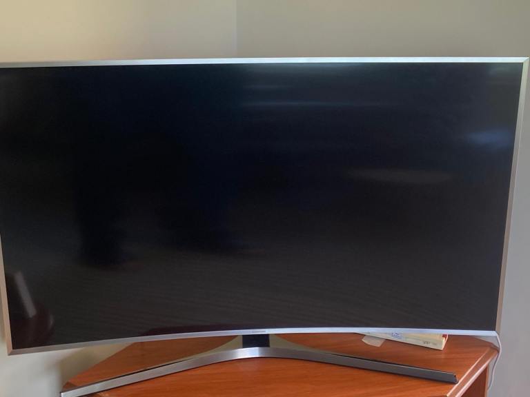 Curved screen Samson 48” television 