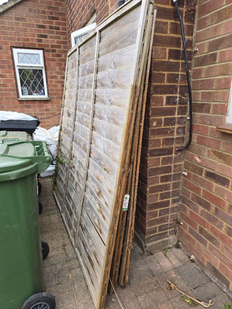 4 x 6ft Wooden garden fences FREE