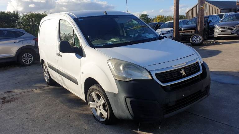 **For parts** Peugeot Partner van, 1.6 Hdi diesel (2016)