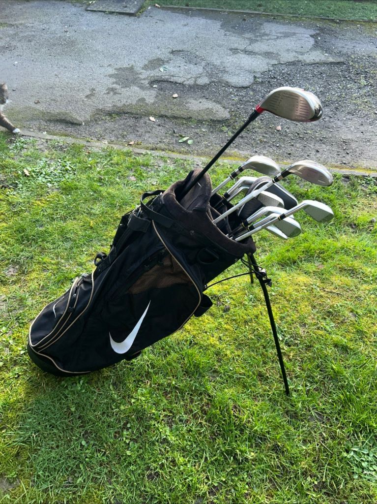 Men's Golf Clubs Nike Driver Nike 3 Wood Hybrid Irons Putter Cleveland Wedge Nike Stand Bag 