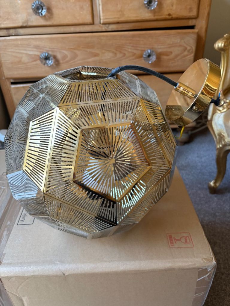 Geometric light fitting