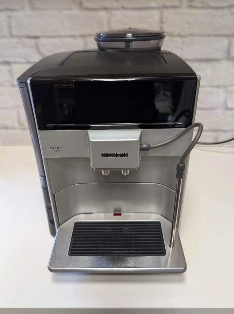 Siemens EQ.6 Plus S300 TE653501DE/12 Bean to Cup Coffee Machine