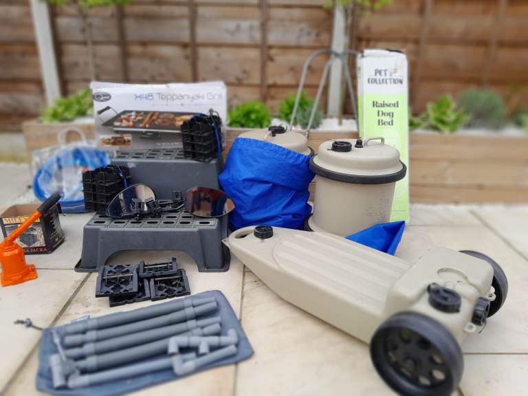 Caravan items Aqua rolls, waste master, mains water hookup, tow mirrors, collaspable pipes, step