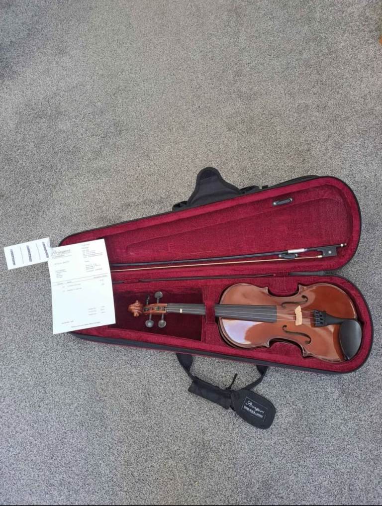 Stringers of Edinburgh Student 3/4 size violin. VGC 