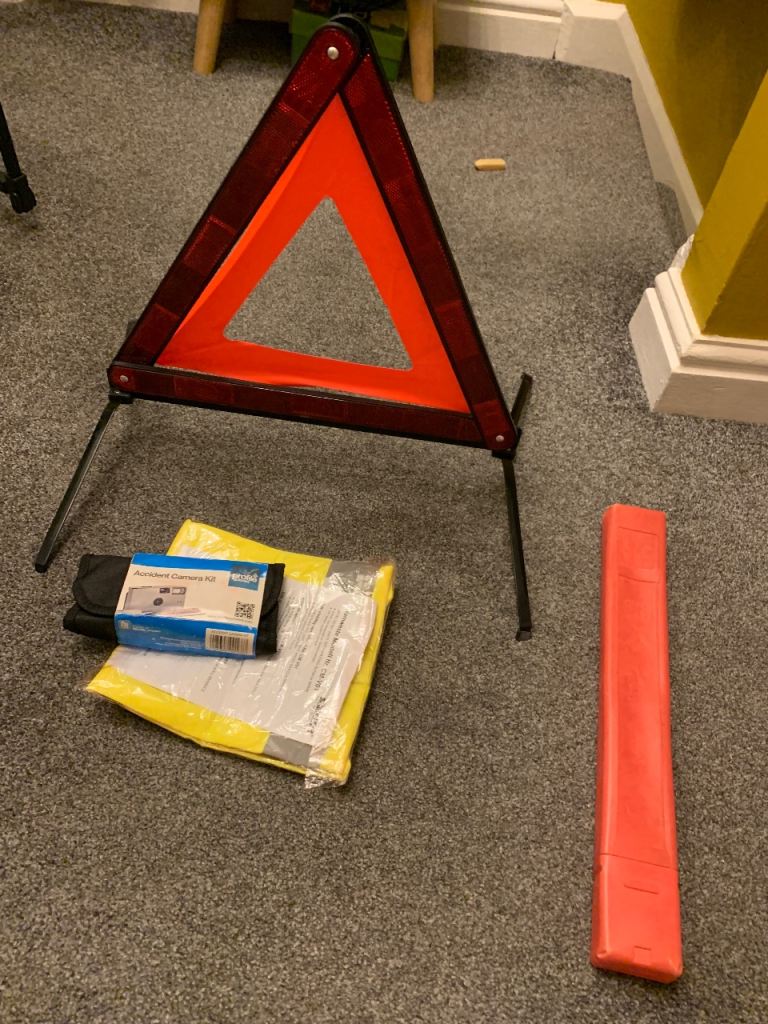 Emergency/breakdown/accident kit