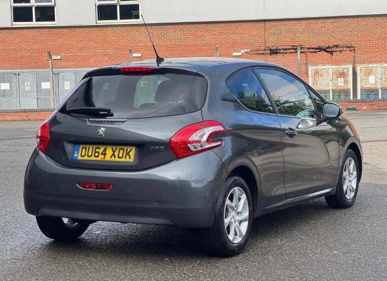 2014 Peugeot 208 1.2 VTi Style 3dr HATCHBACK PETROL Manual