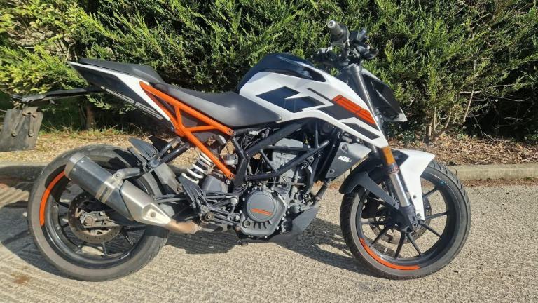 2018 18 KTM DUKE 125 Naked Petrol Manual Euro 4 15 Ps 13K MILES