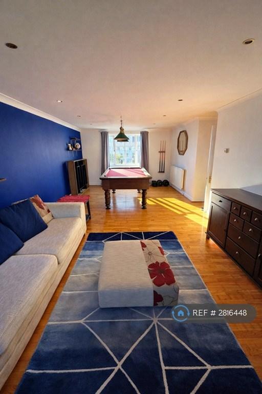 3 bedroom flat in Goddard Place, London, N19 (3 bed) (#2816448)
