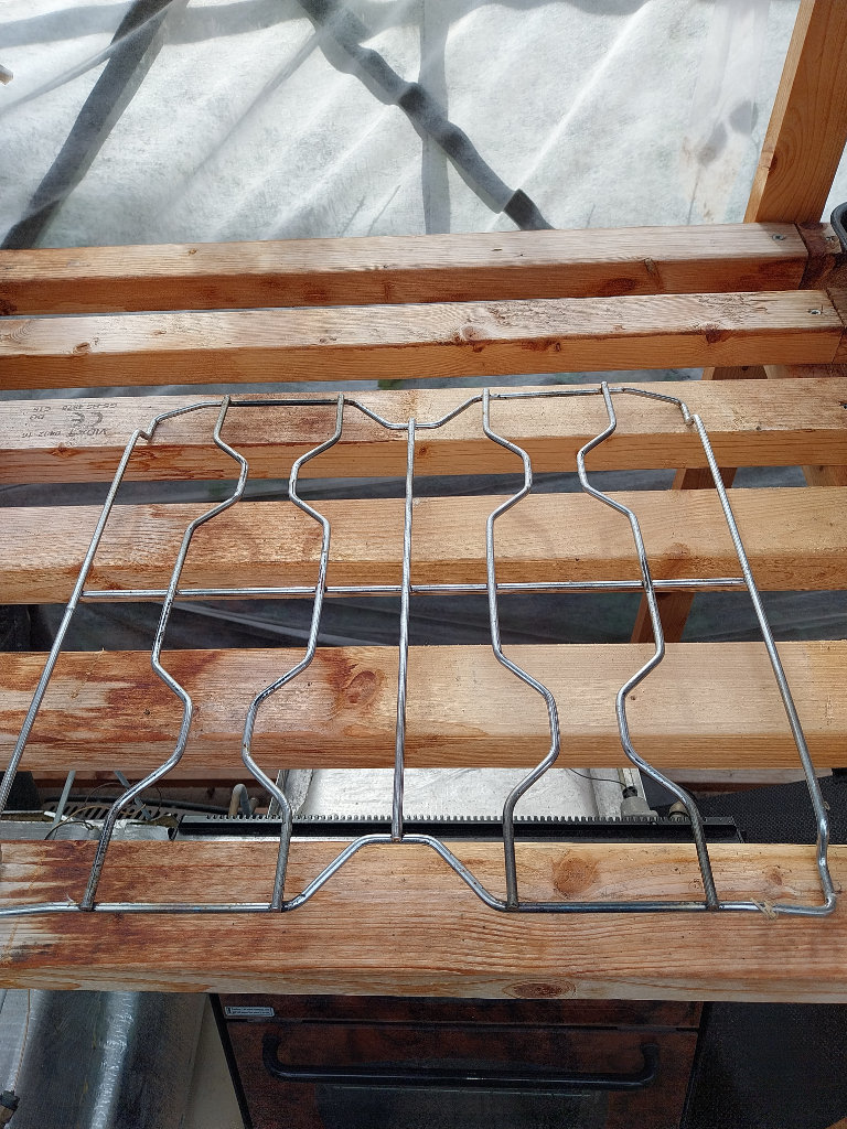 Caravan cooker hob rack