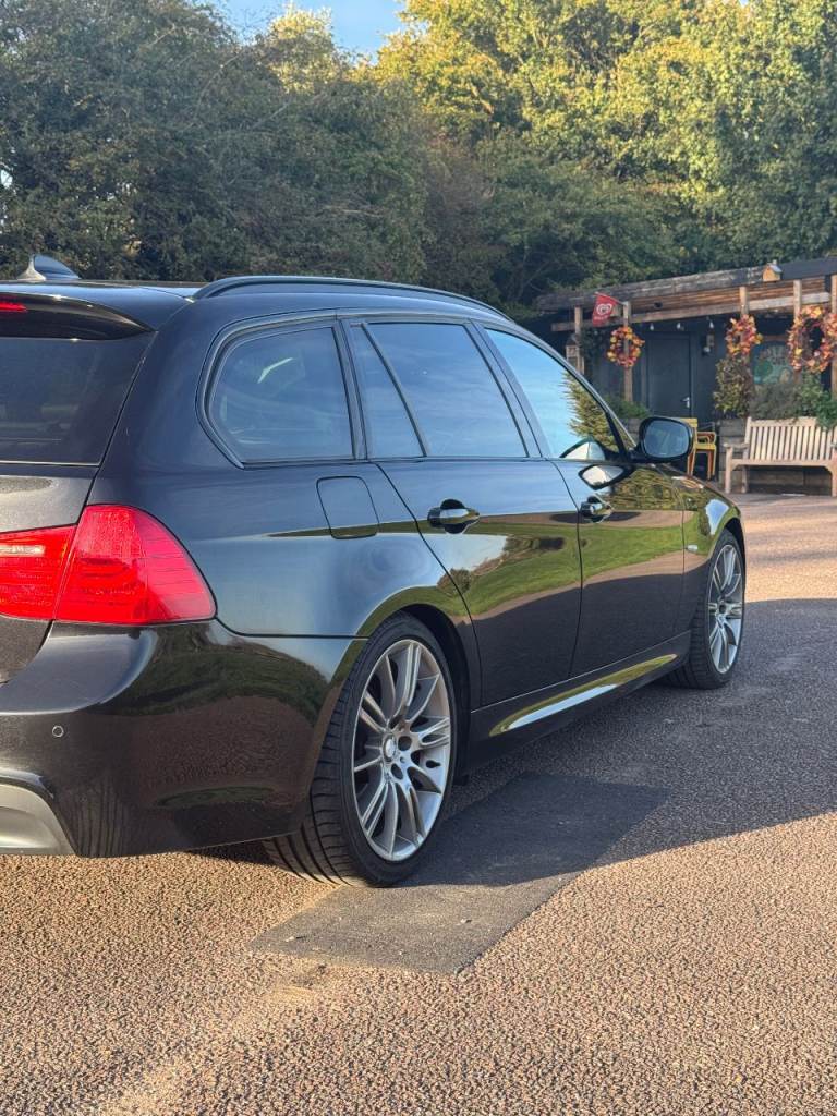 BMW 320d Sport Plus Edition Touring 2011