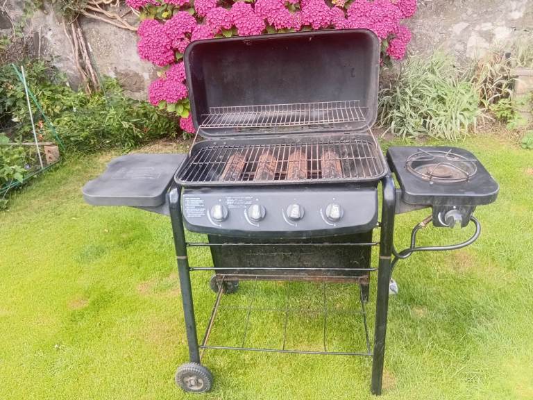 Expert Grill 4-Burner Gas BBQ – Fair Condition, Ready to Use