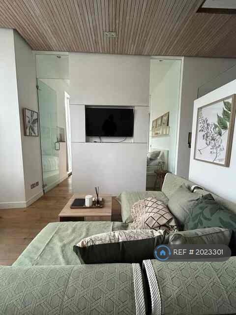 1 bedroom flat in The Avenue, London, NW6 (1 bed) (#2023301)