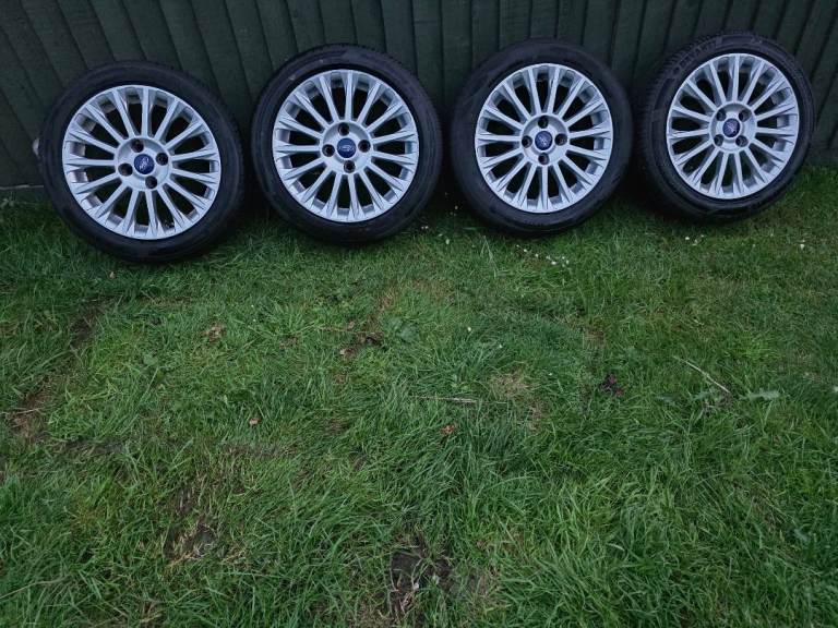 16" OEM Ford Fiesta Alloy Wheels in very good condition including tyres 
