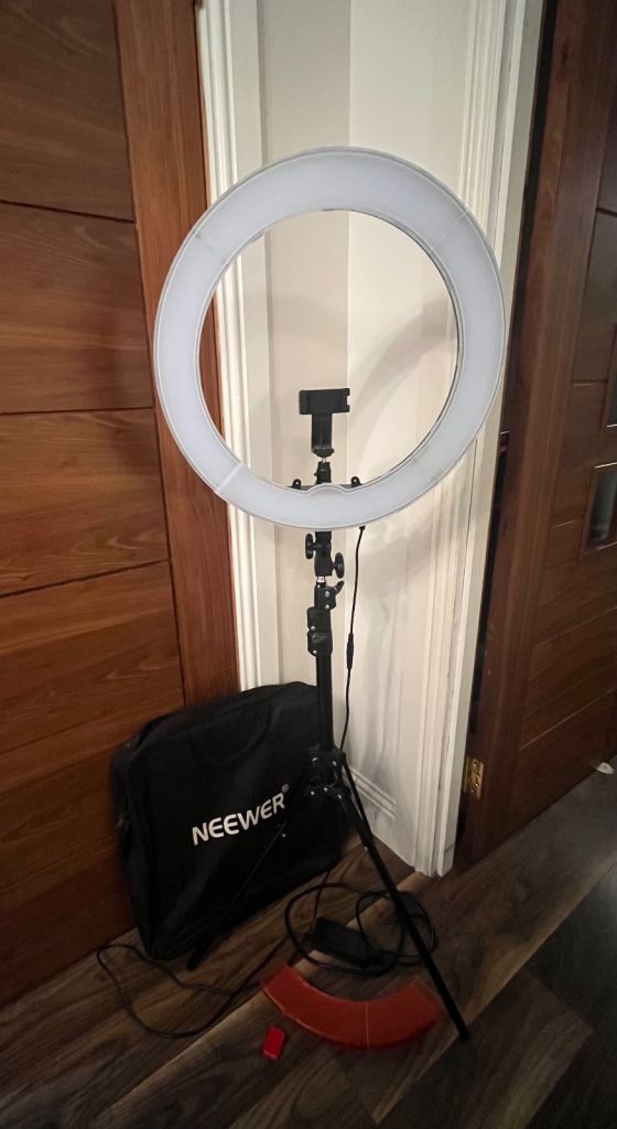 Neewer 19″ Ring Light