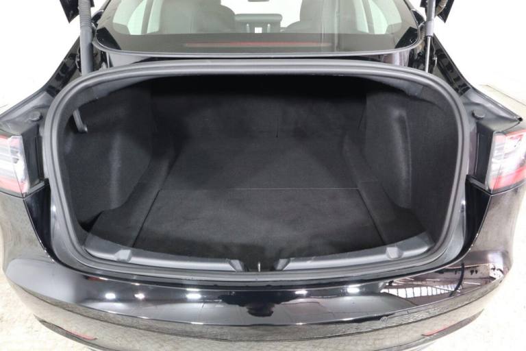 2021 Tesla Model 3 (Dual Motor) Long Range Auto 4WDE 4dr Saloon ELECTRIC Automatic