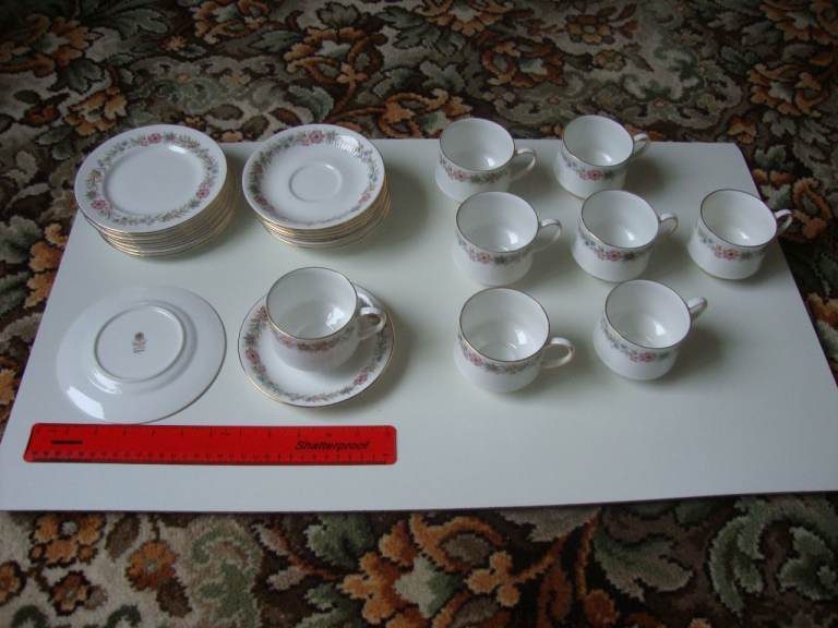 Paragon "Belinda" Bone China ( 24 x Tea Set Pieces)