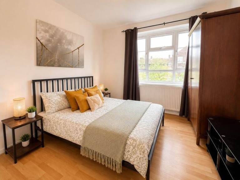 LEEDS DSS UC LCW PIP BENEFITS DOUBLE ROOM